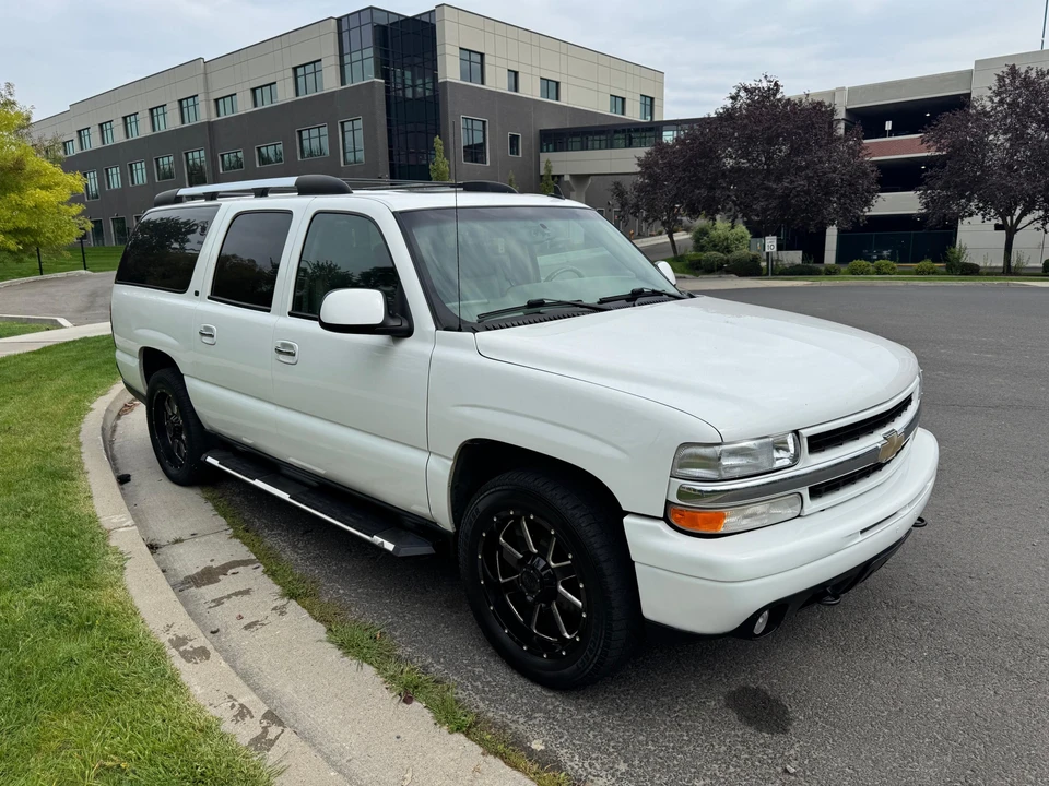 2006 Chevrolet Suburban 9th Gen - Image 8 of 31