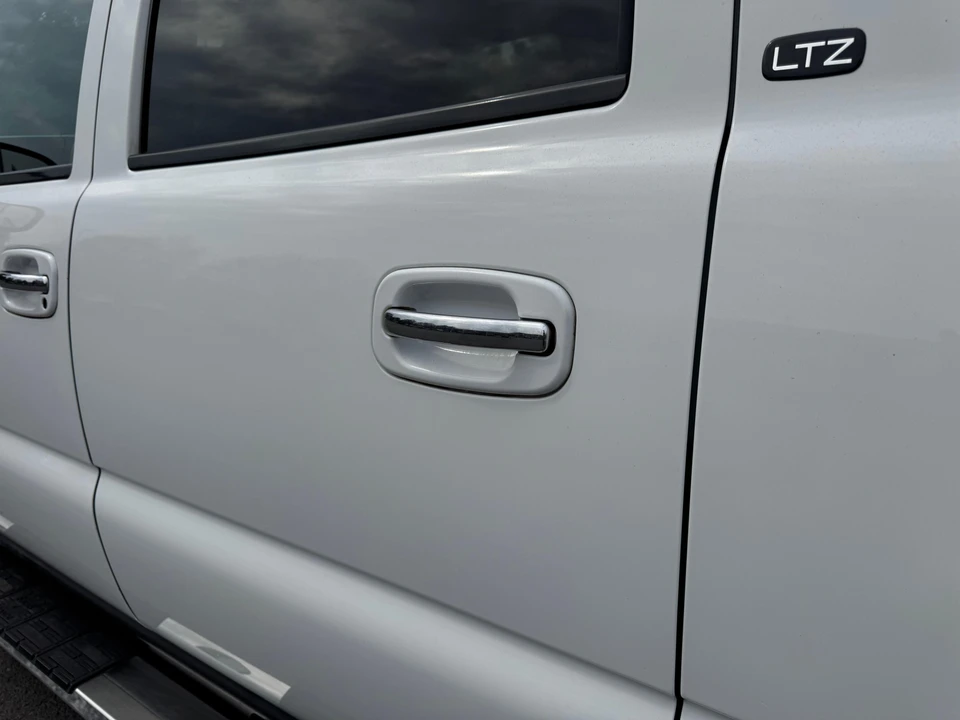 2006 Chevrolet Suburban 9th Gen - Image 19 of 31