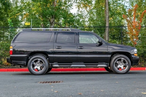 2006 Chevrolet Suburban 9th Gen - Image 3 of 7