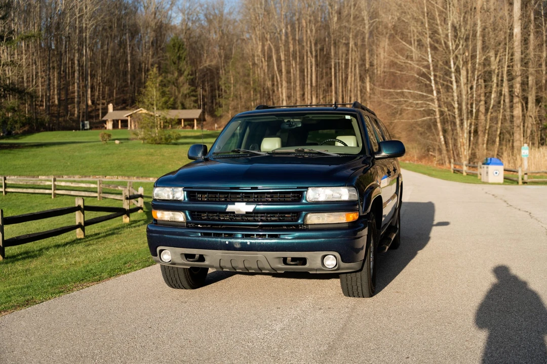 2006 Chevrolet Suburban 9th Gen - Image 3 of 21