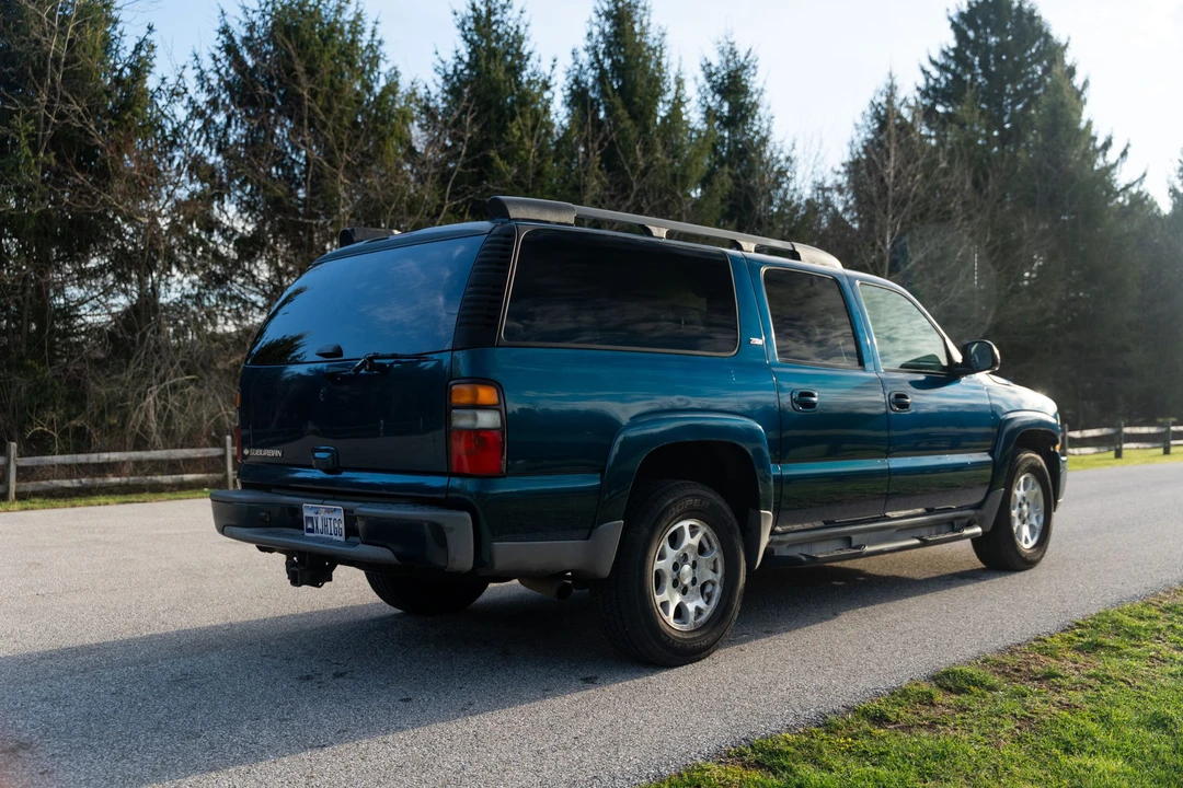 2006 Chevrolet Suburban 9th Gen - Image 14 of 21