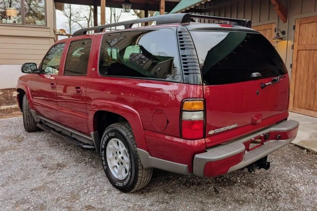 2006 Chevrolet Suburban 9th Gen - Image 2 of 7