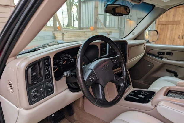 2006 Chevrolet Suburban 9th Gen - Image 5 of 7