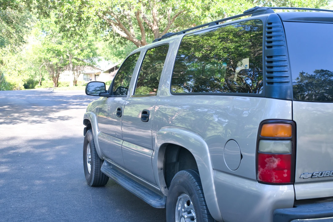 2006 Chevrolet Suburban 9th Gen - Image 13 of 31