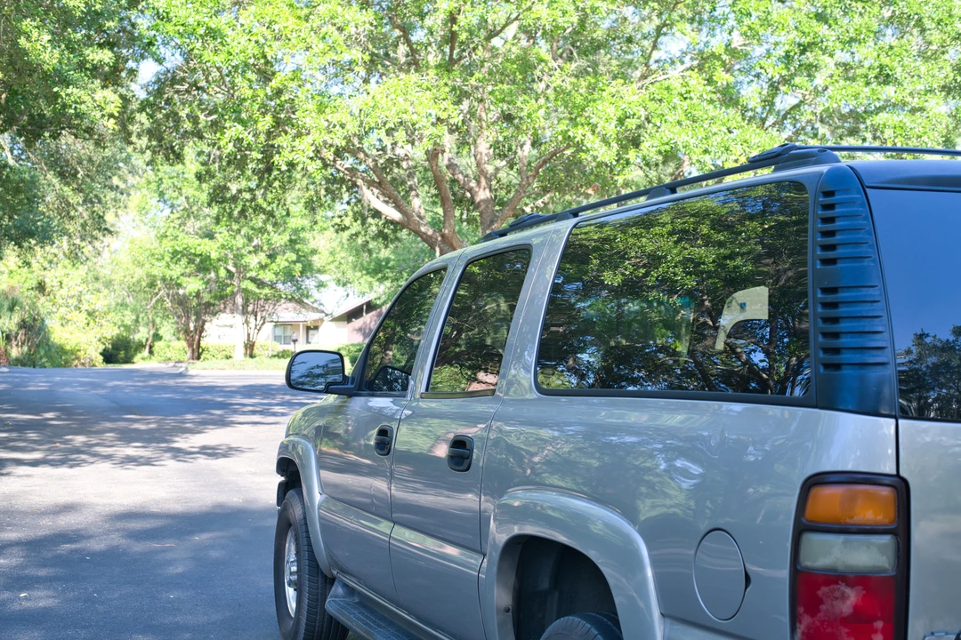 2006 Chevrolet Suburban 9th Gen - Image 14 of 31