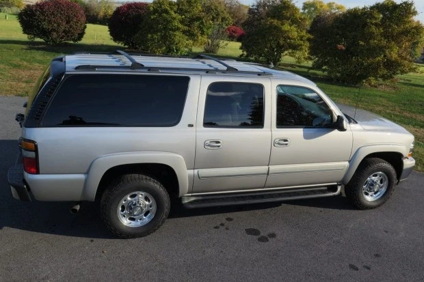 2006 Chevrolet Suburban 9th Gen - Image 3 of 8