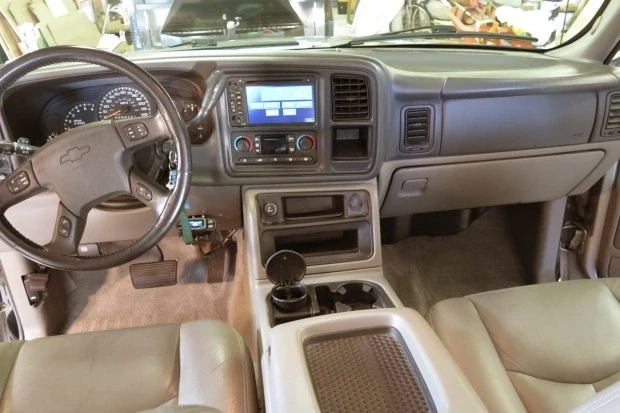 2006 Chevrolet Suburban 9th Gen - Image 5 of 8