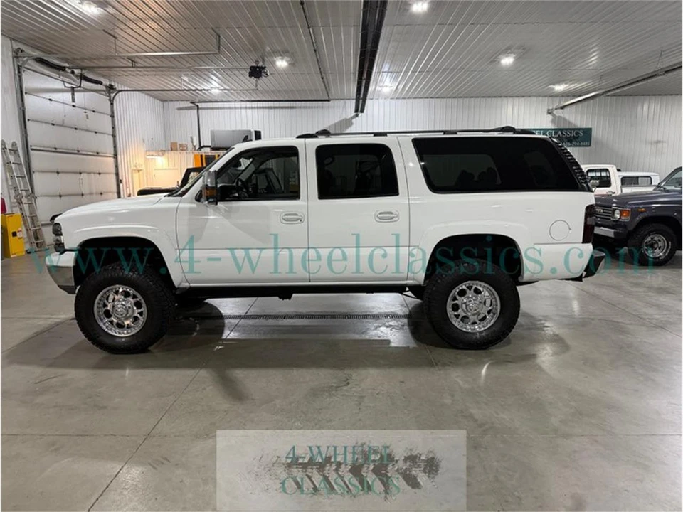 2006 Chevrolet Suburban 9th Gen - Image 2 of 31