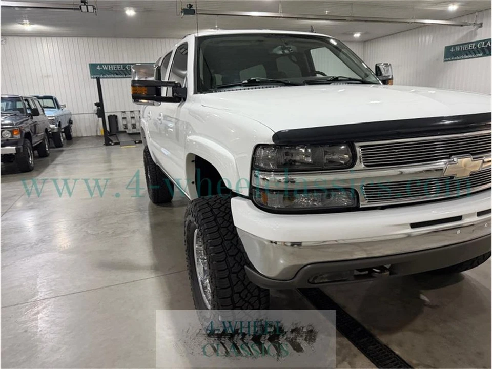 2006 Chevrolet Suburban 9th Gen - Image 10 of 31