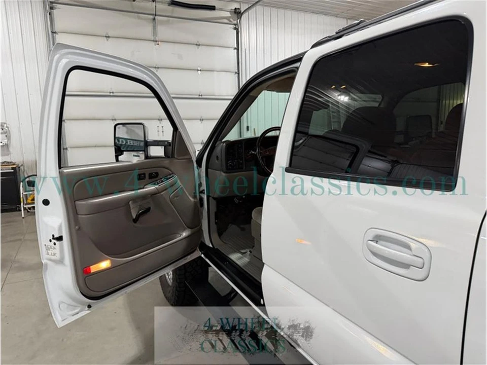 2006 Chevrolet Suburban 9th Gen - Image 27 of 31