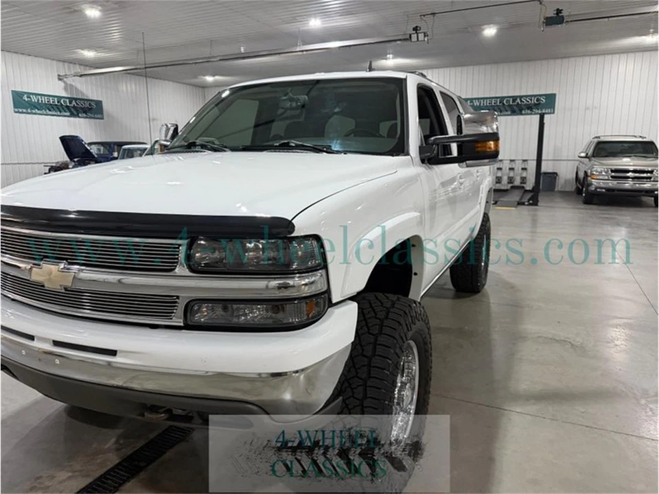 2006 Chevrolet Suburban 9th Gen - Image 11 of 31