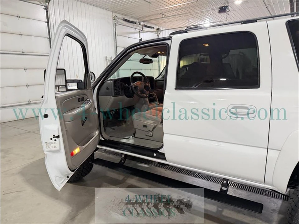 2006 Chevrolet Suburban 9th Gen - Image 28 of 31