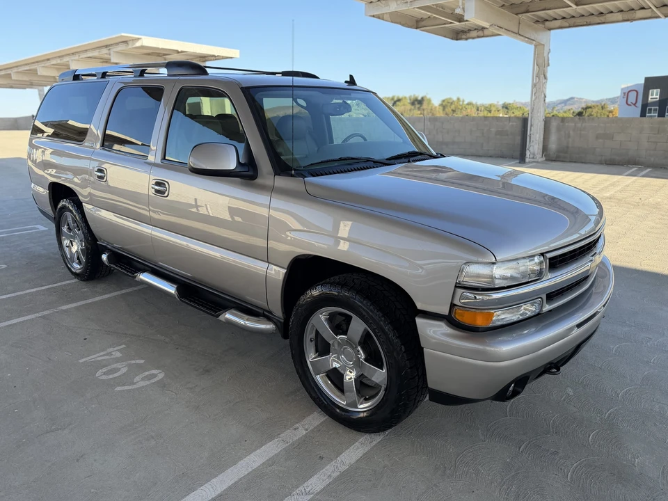 2006 Chevrolet Suburban 9th Gen - Image 3 of 31