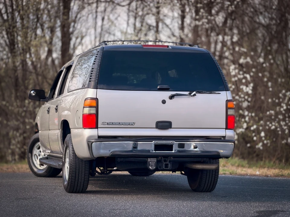2006 Chevrolet Suburban 9th Gen - Image 13 of 21
