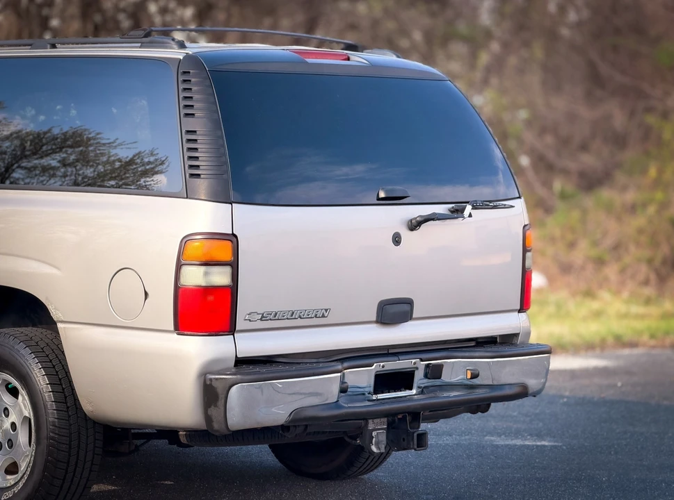 2006 Chevrolet Suburban 9th Gen - Image 12 of 21