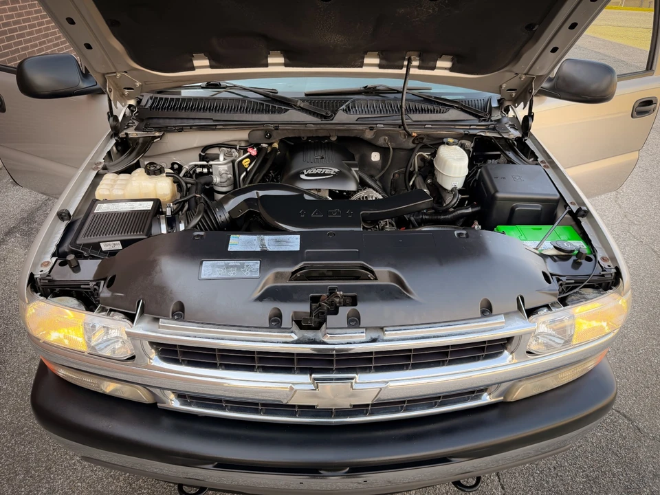 2006 Chevrolet Suburban 9th Gen - Image 15 of 21