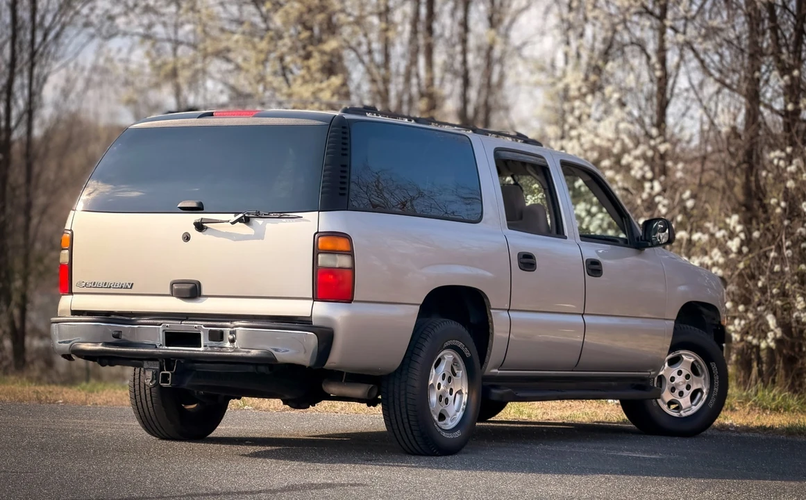 2006 Chevrolet Suburban 9th Gen - Image 10 of 21