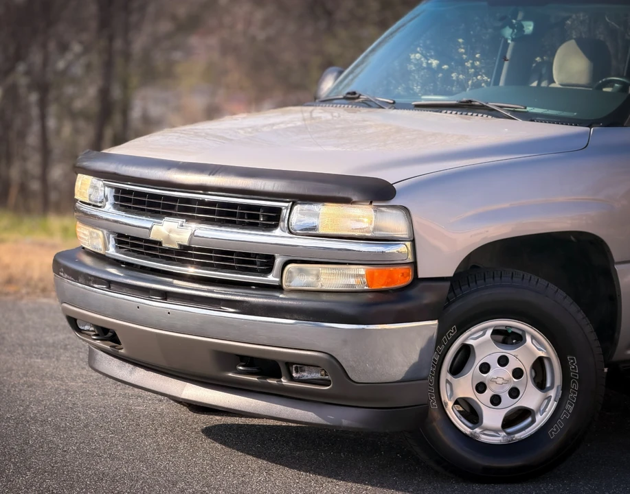 2006 Chevrolet Suburban 9th Gen - Image 5 of 21