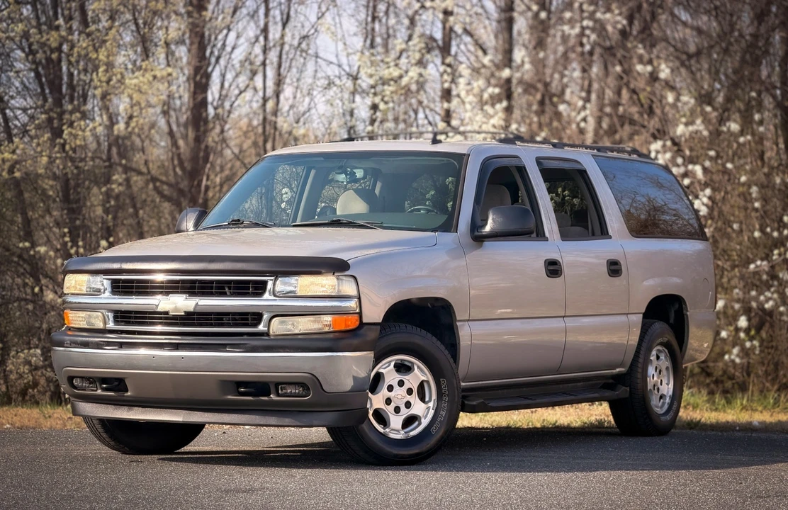 2006 Chevrolet Suburban 9th Gen - Image 2 of 21
