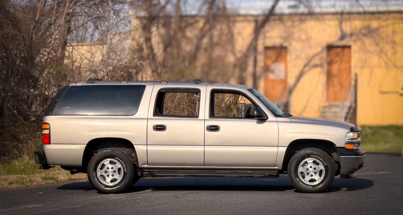 2006 Chevrolet Suburban 9th Gen - Image 8 of 21