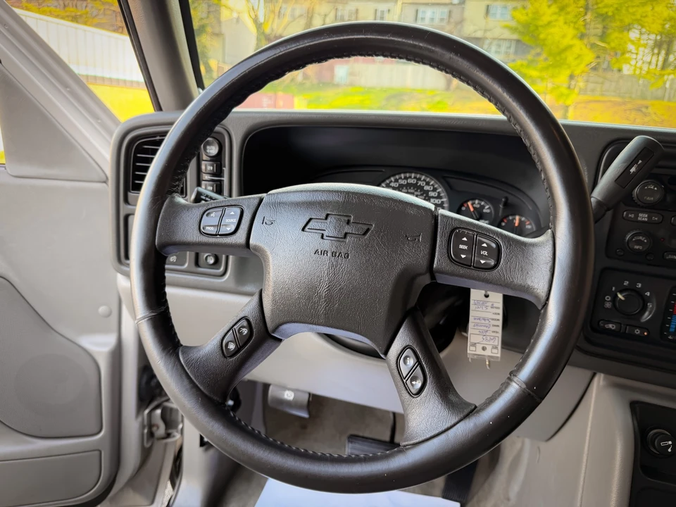 2006 Chevrolet Suburban 9th Gen - Image 18 of 21