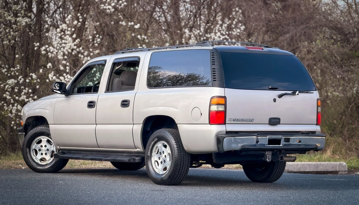 2006 Chevrolet Suburban 9th Gen - Image 14 of 21