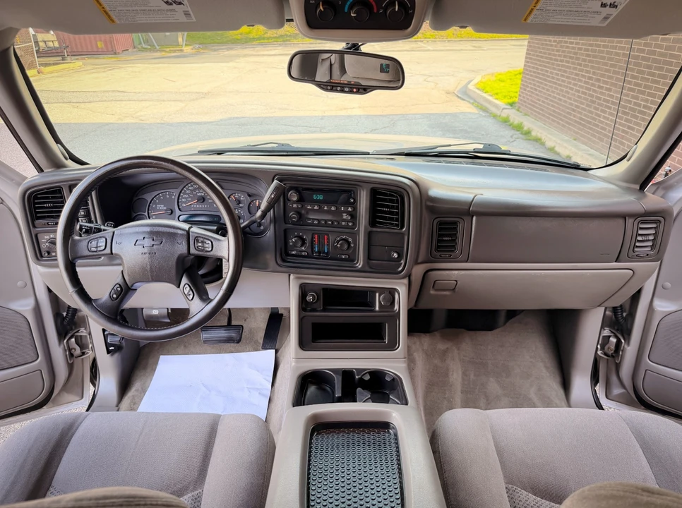 2006 Chevrolet Suburban 9th Gen - Image 16 of 21