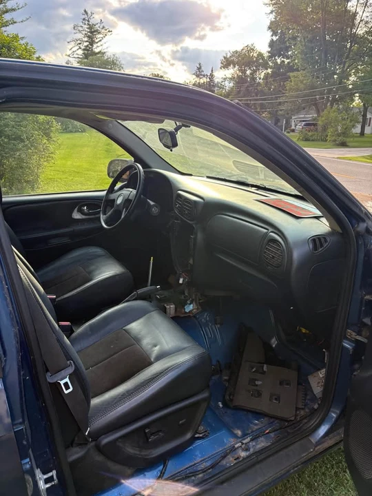 2006 Chevrolet Trailblazer - Image 2 of 19