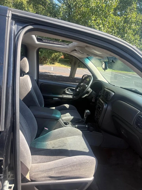 2006 Chevrolet Trailblazer - Image 7 of 8