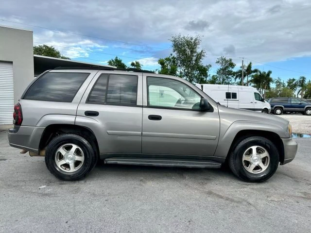 2006 Chevrolet Trailblazer - Image 2 of 12