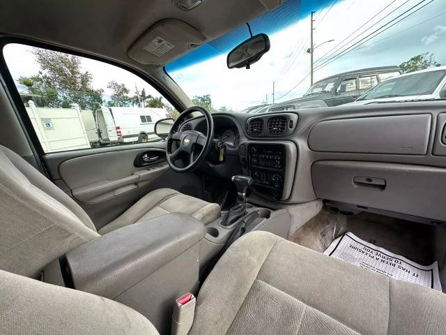 2006 Chevrolet Trailblazer - Image 8 of 12