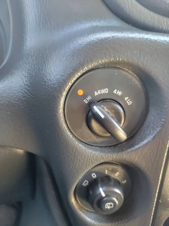 2006 Chevrolet Trailblazer - Image 10 of 12