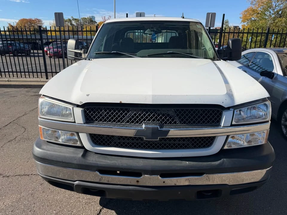 2006 Chevrolet Avalanche - Image 2 of 13