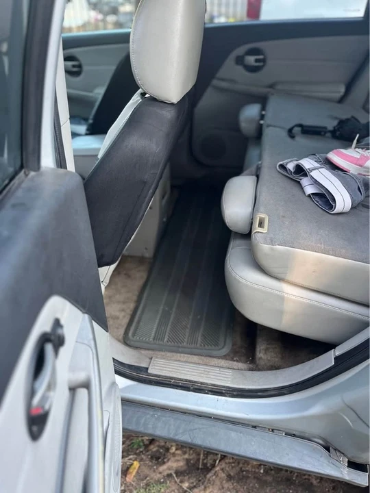 2006 Chevrolet Equinox - Image 8 of 12