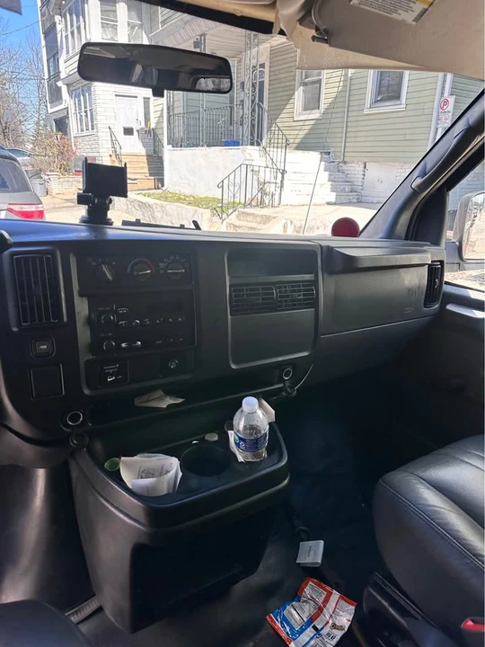 2006 Chevrolet Express - Image 6 of 12