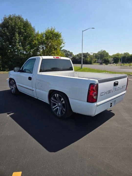 2006 Chevrolet SSR - Image 3 of 11