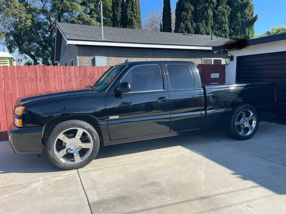 2006 Chevrolet SSR - Image 2 of 20