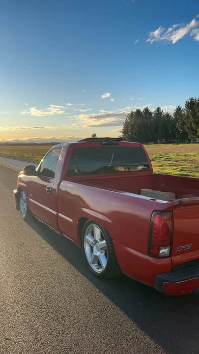 2006 Chevrolet SSR - Image 2 of 8