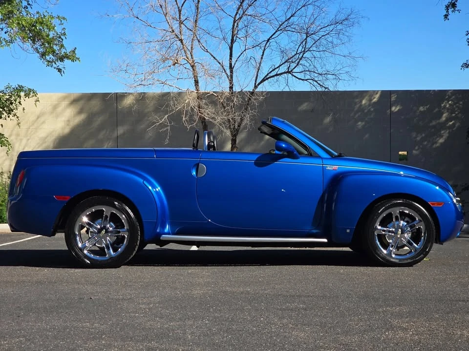 2006 Chevrolet SSR - Image 8 of 19