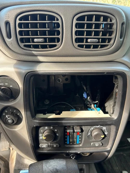 2006 Chevrolet Trailblazer - Image 9 of 15