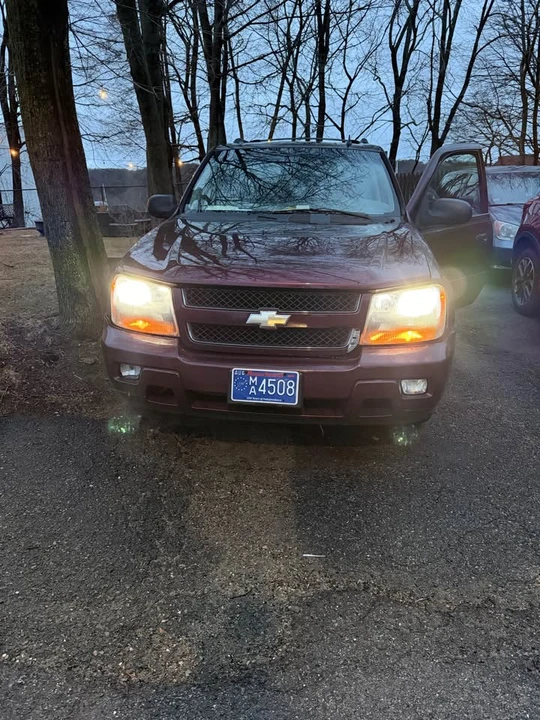 2006 Chevrolet Trailblazer - Image 2 of 11