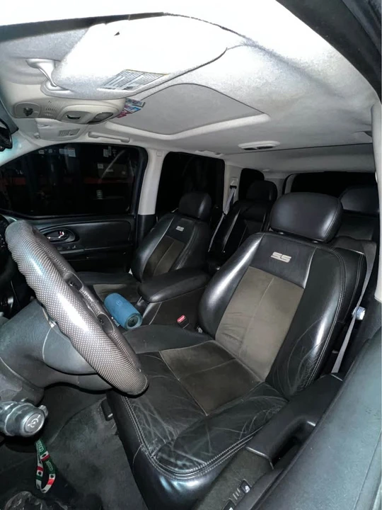 2006 Chevrolet Trailblazer - Image 2 of 8