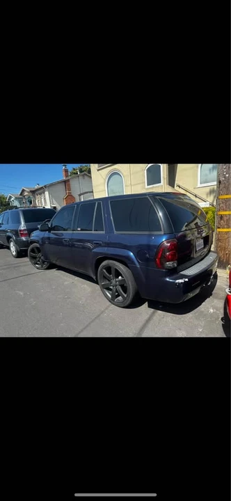 2006 Chevrolet Trailblazer - Image 2 of 4