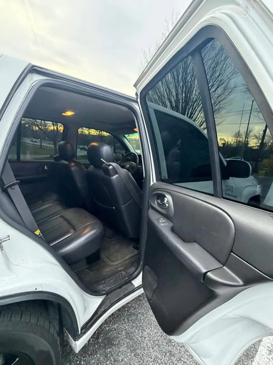 2006 Chevrolet Trailblazer - Image 18 of 20