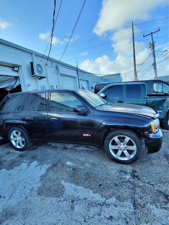 2006 Chevrolet Trailblazer - Image 2 of 12