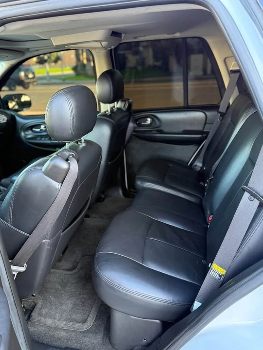 2003 Chevrolet Trailblazer - Image 7 of 8