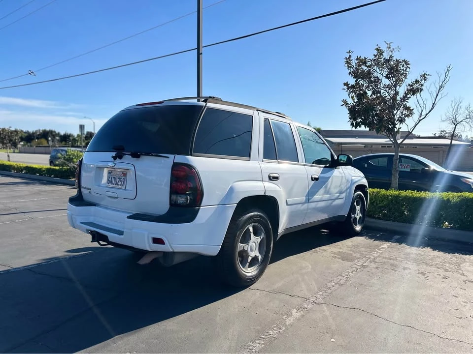 2006 Chevrolet Trailblazer - Image 2 of 8