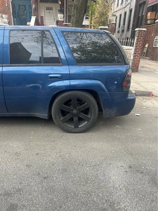 2006 Chevrolet Trailblazer - Image 2 of 11