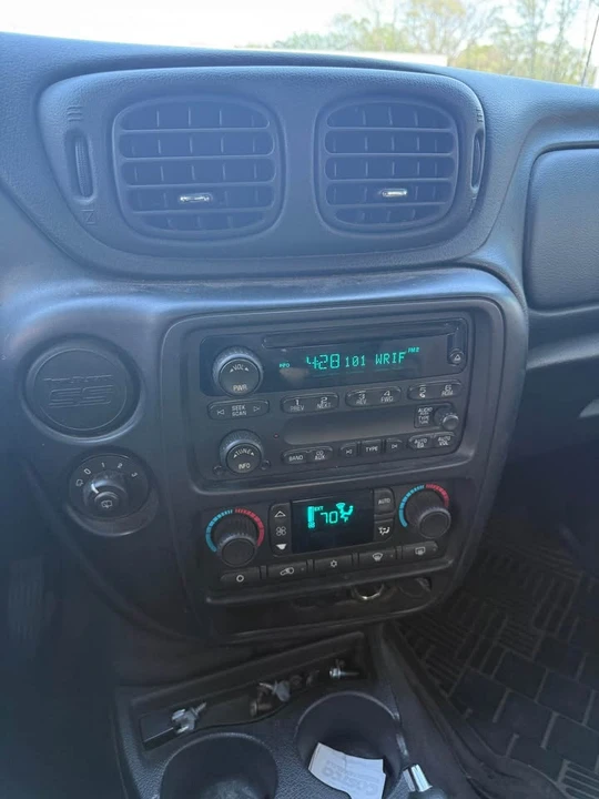 2006 Chevrolet Trailblazer - Image 10 of 11