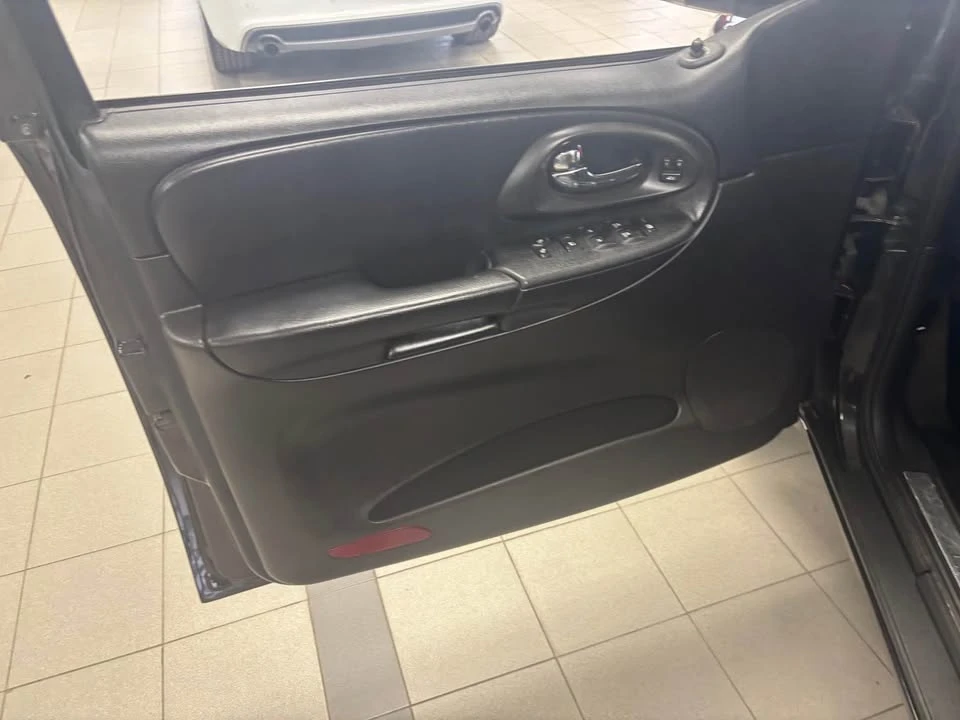 2006 Chevrolet Trailblazer - Image 10 of 13